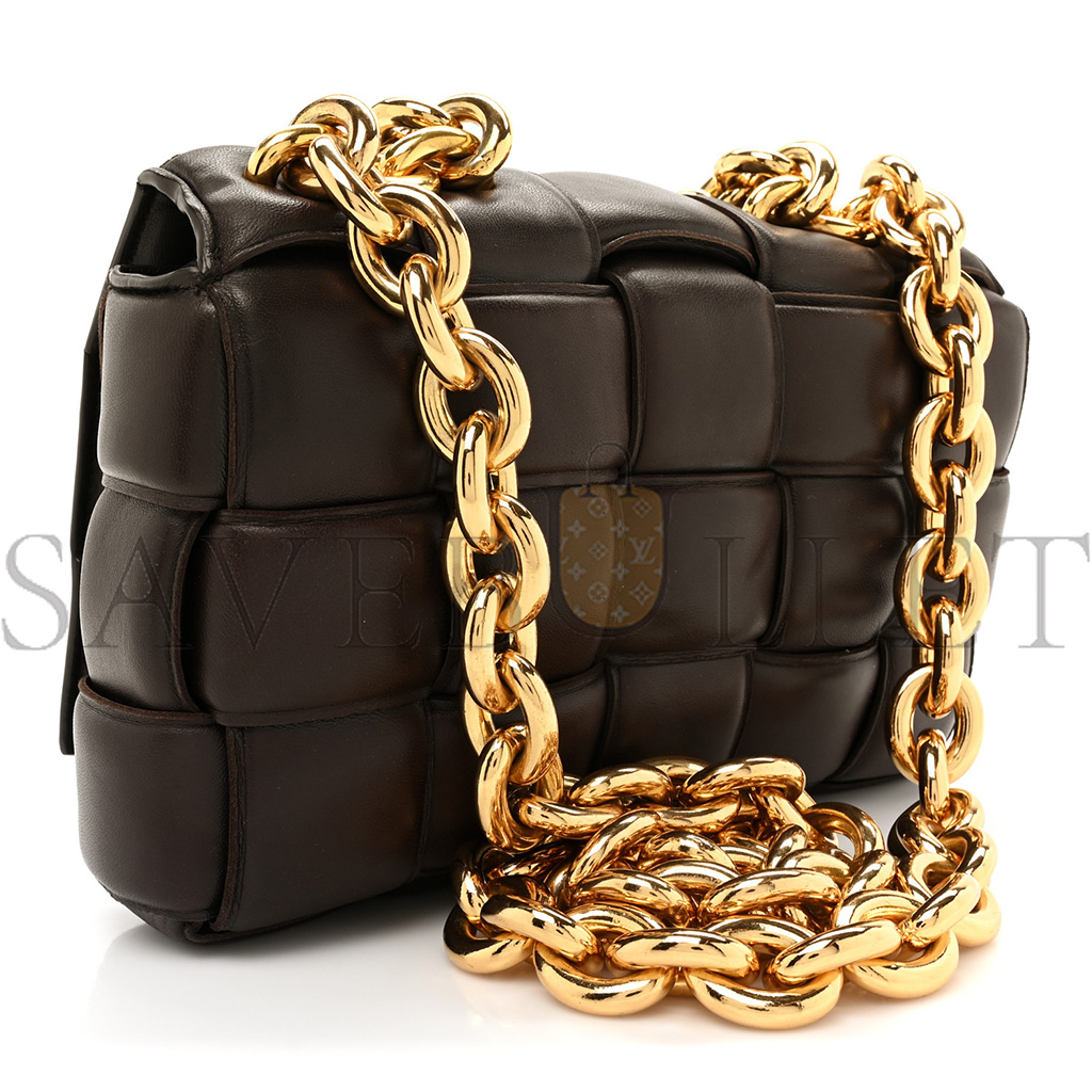 BOTTEGA VENETA LAMBSKIN MAXI INTRECCIO PADDED CHAIN CASSETTE CROSSBODY BAG FONDANT (25*17*8cm) BOTTEGA VENETA LAMBSKIN MAXI INTRECCIO PADDED CHAIN CASSETTE CROSSBODY BAG FONDANT (25*17*8cm)