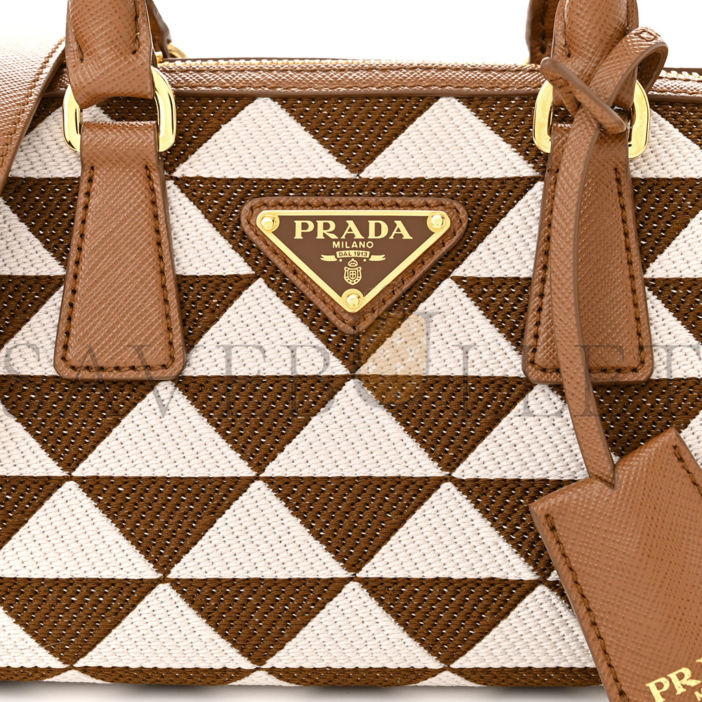 PRADA JACQUARD SAFFIANO TRIANGOLO SYMBOLE EMBROIDERED TOP HANDLE CROSSBODY BAG TOBACCO TALCO (17*13*11cm)