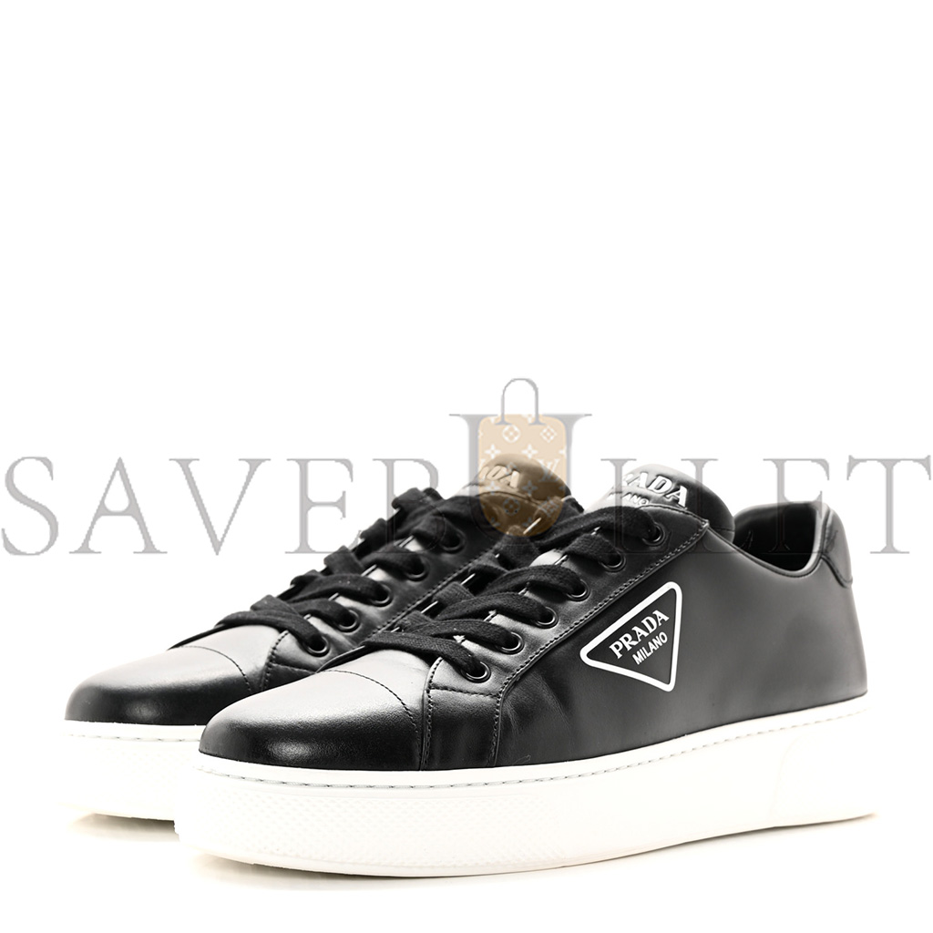 PRADA VITELLO SOFT TRIANGLE LOGO LOW TOP 45MM SNEAKERS 40 BLACK WHITE