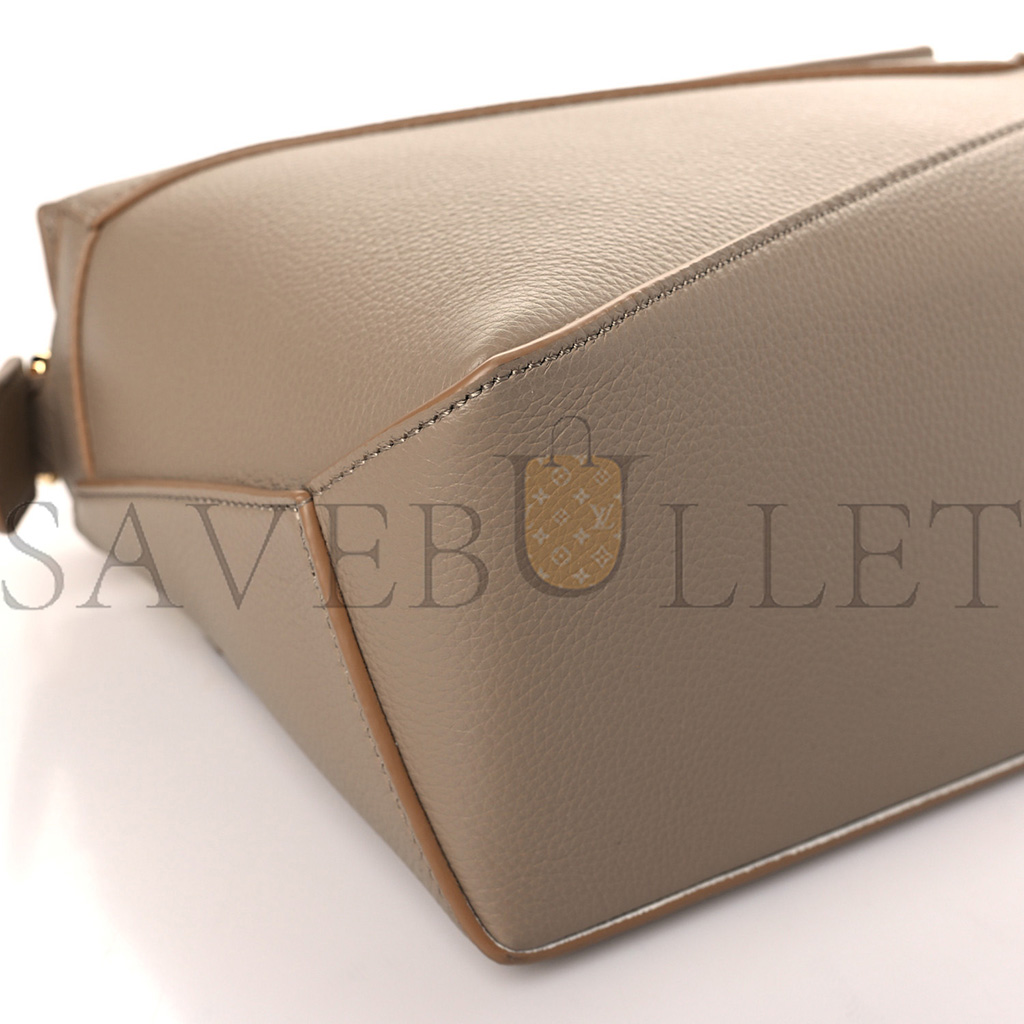 LOEWE GRAINED CALFSKIN SMALL PUZZLE EDGE BAG SAND (24*16.5*10.5cm)