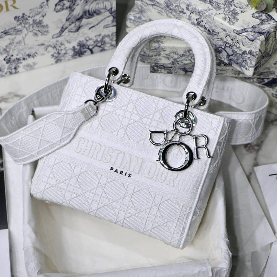 DIOR MEDIUM LADY D-LITE BAG   M0565ONGE_M030 (24cm*20cm*11cm)